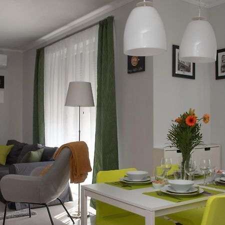 Sunny Home Near Bud With 2Br, Ac And Free Parking 韦切什 外观 照片