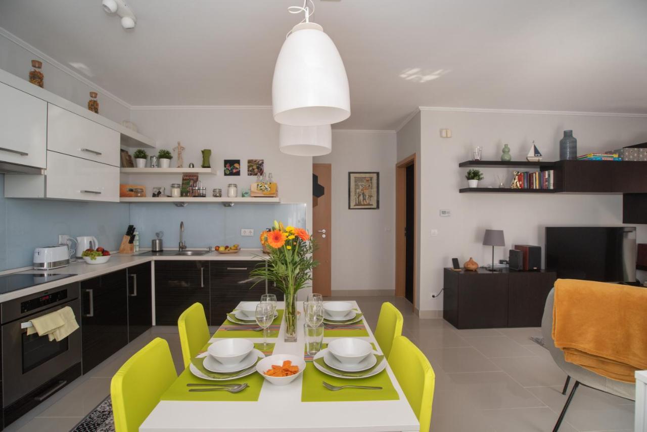 Sunny Home Near Bud With 2Br, Ac And Free Parking 韦切什 外观 照片