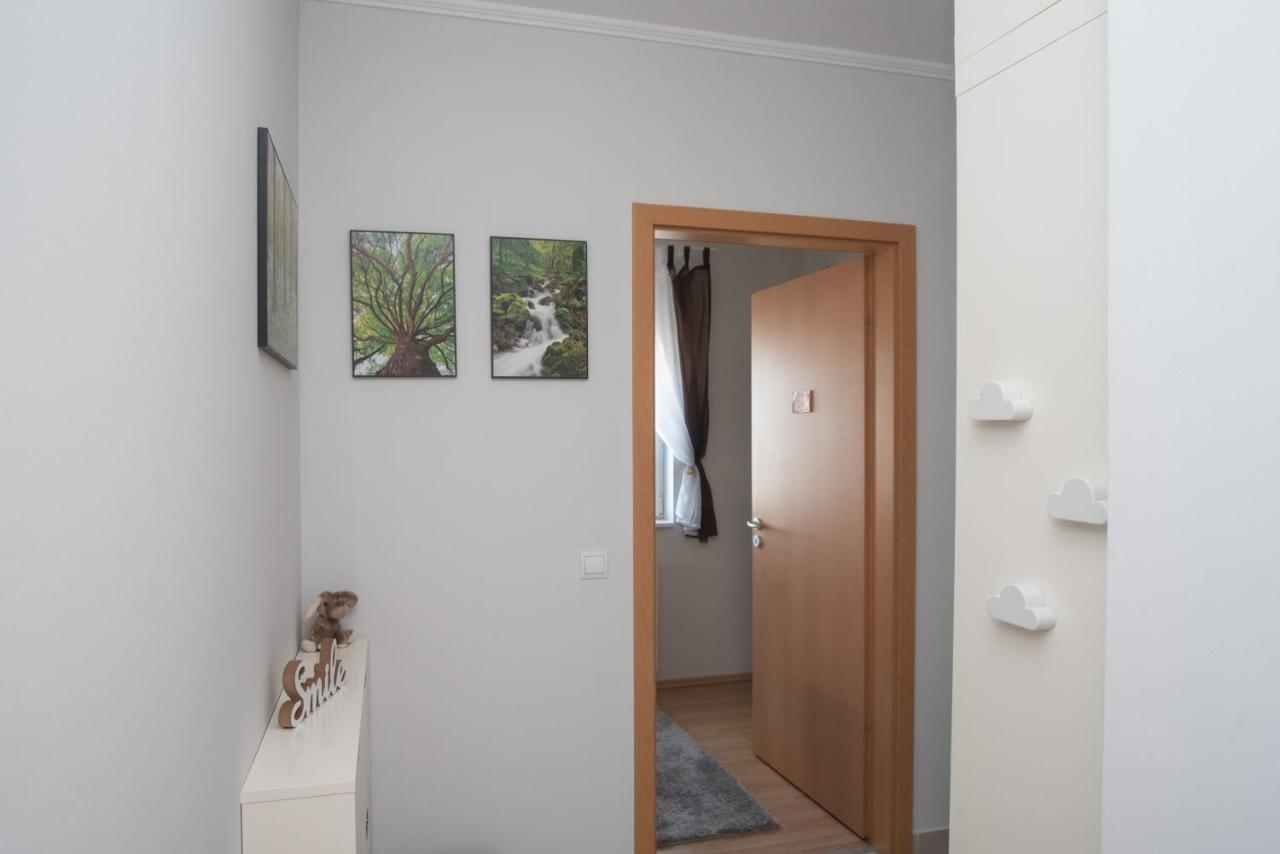 Sunny Home Near Bud With 2Br, Ac And Free Parking 韦切什 外观 照片