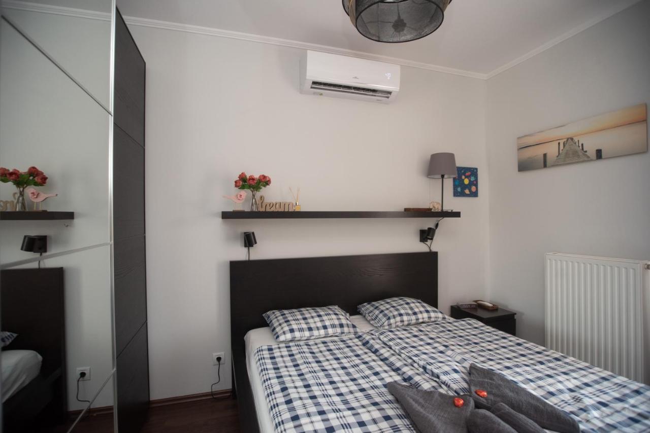 Sunny Home Near Bud With 2Br, Ac And Free Parking 韦切什 外观 照片