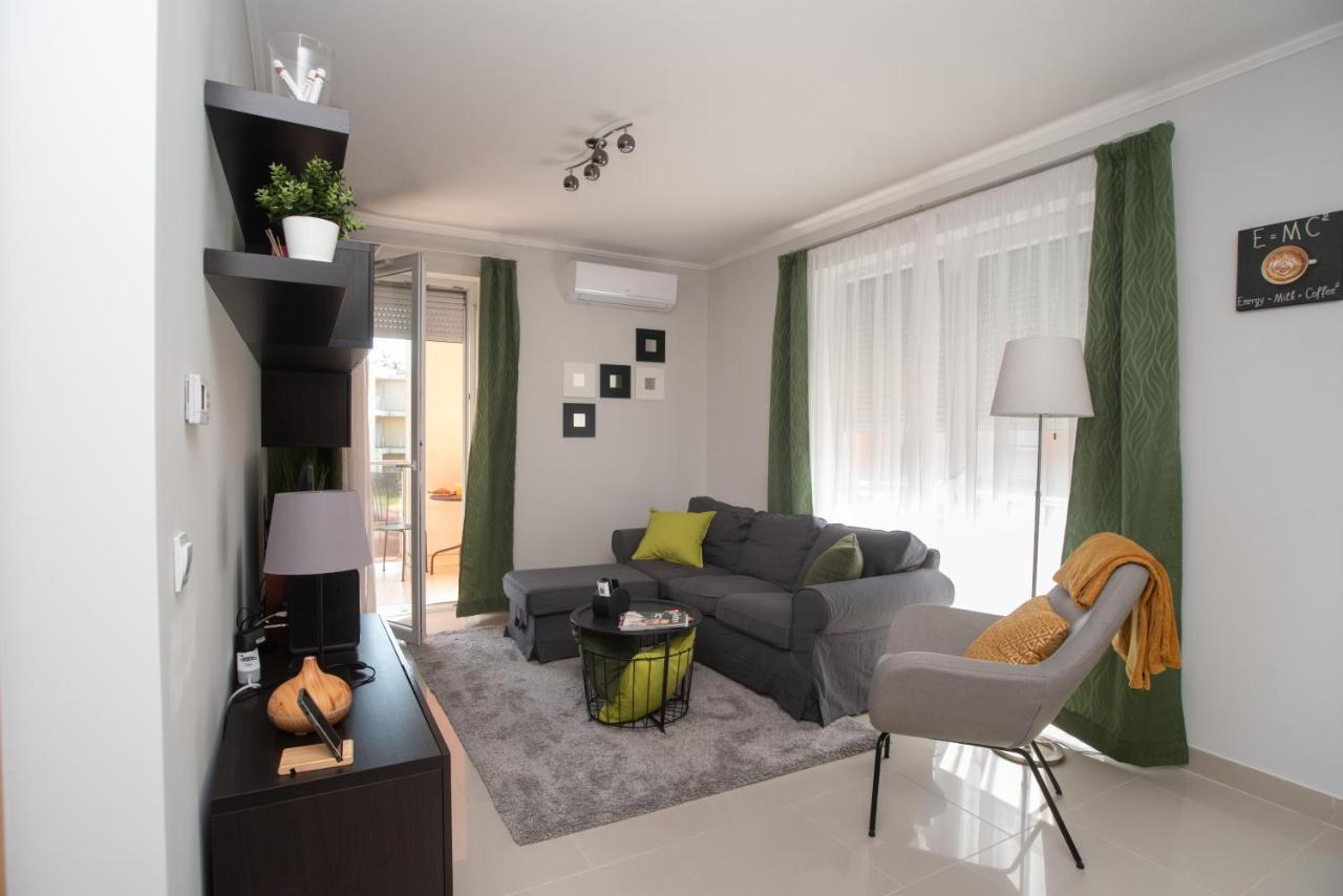 Sunny Home Near Bud With 2Br, Ac And Free Parking 韦切什 外观 照片